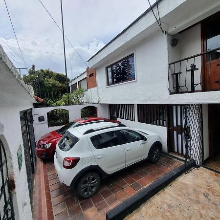 Acogedor Hostal Usaquen La Parada Del Tren Bogotá Extérieur photo