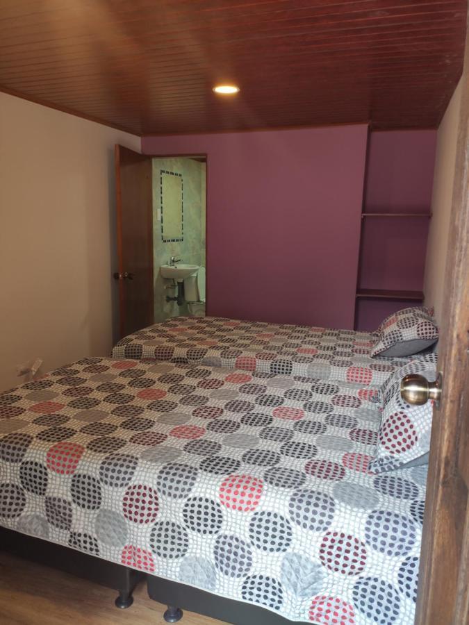 Acogedor Hostal Usaquen La Parada Del Tren Bogotá Extérieur photo