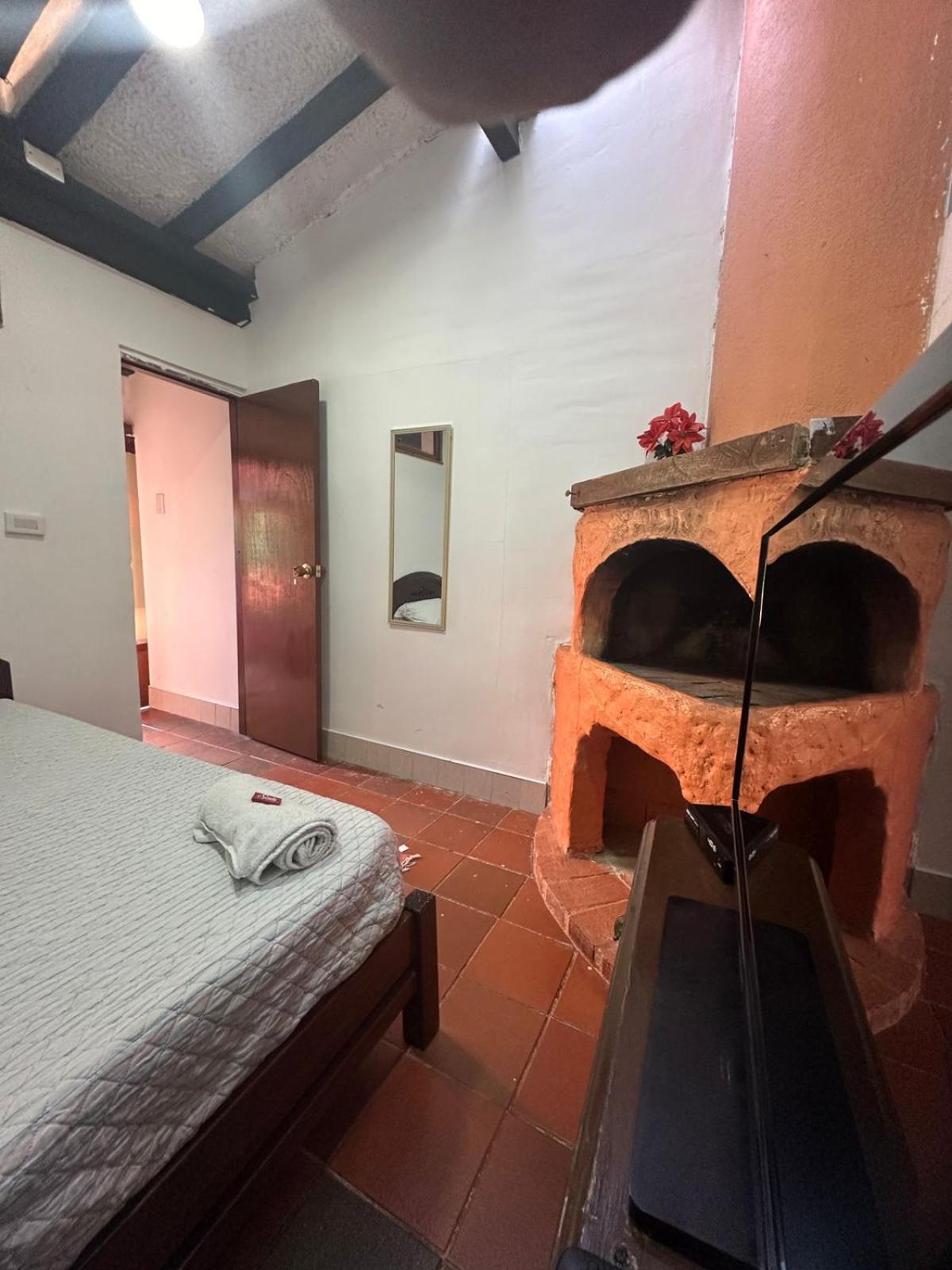 Acogedor Hostal Usaquen La Parada Del Tren Bogotá Extérieur photo